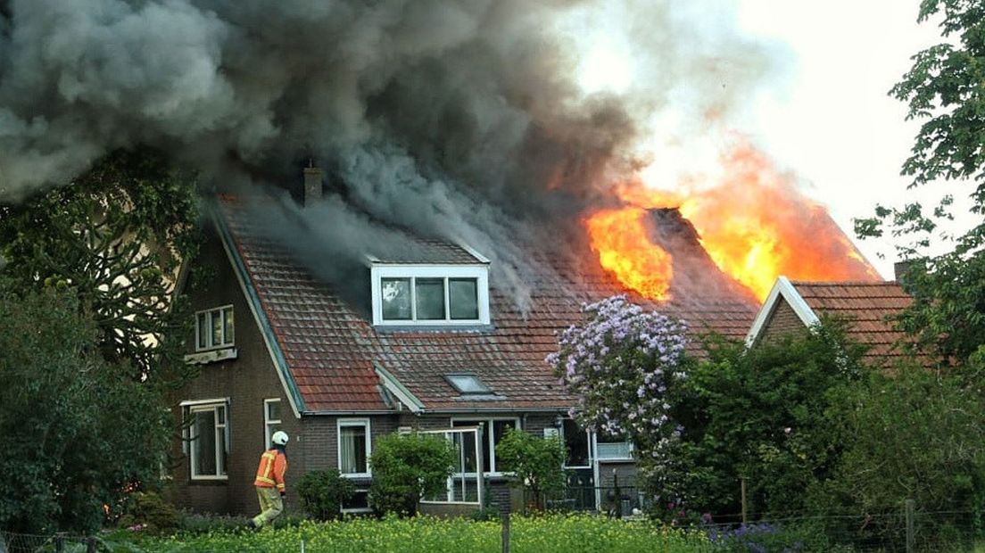 Blaze in Tiendeveen: Firefighters Battle Massive Fire in Barn and House on Kerkweg