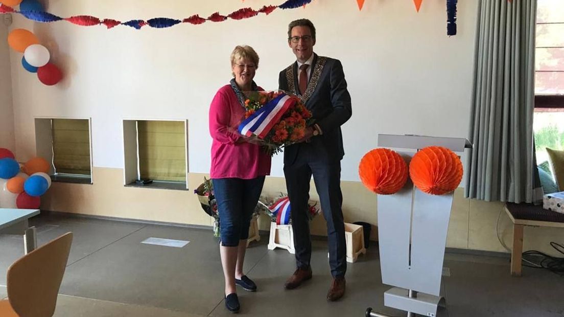 Marieke Pijpker-Tijdeman kreeg het lintje van de burgemeester van Amstelveen