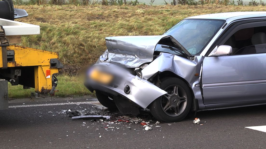 Automobilist Botst Op Vrachtwagen Bij Peizermade - RTV Drenthe