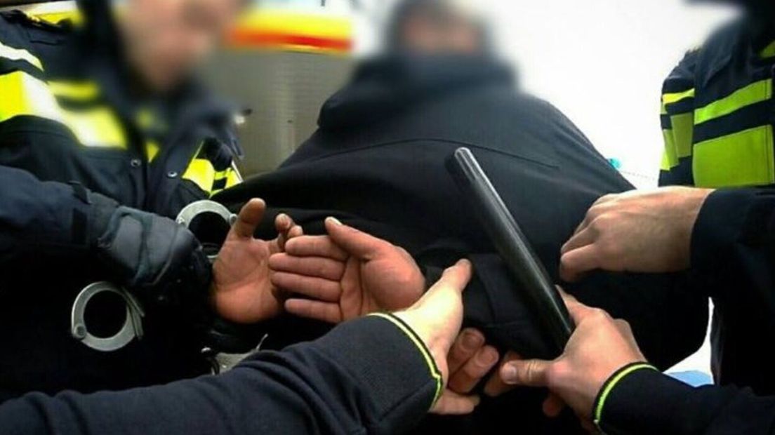 Jongen aangehouden, aanhouding