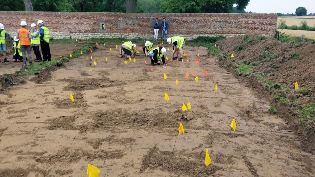 Studenten UCR doen archeologisch onderzoek bij slagveld van Waterloo
