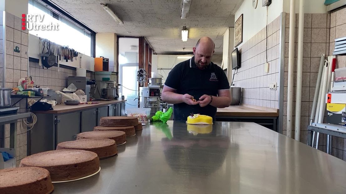 Paasdrukte bij de bakker: 'We zijn vakidioten die dat leuk vinden'