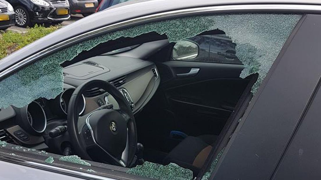 Volgens de politie is er ingebroken bij een fors aantal auto's.