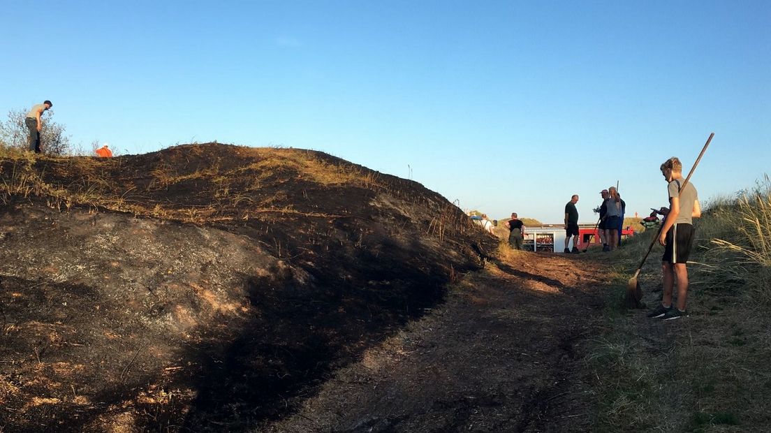 De brand bij het Ruiterpad aan de Bergweg is geblust.