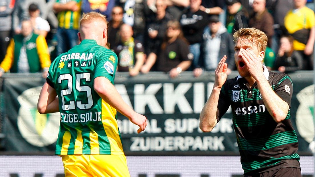 Beugelsdijk op archiefbeeld in actie tegen Michael de Leeuw en FC Groningen (2016)
