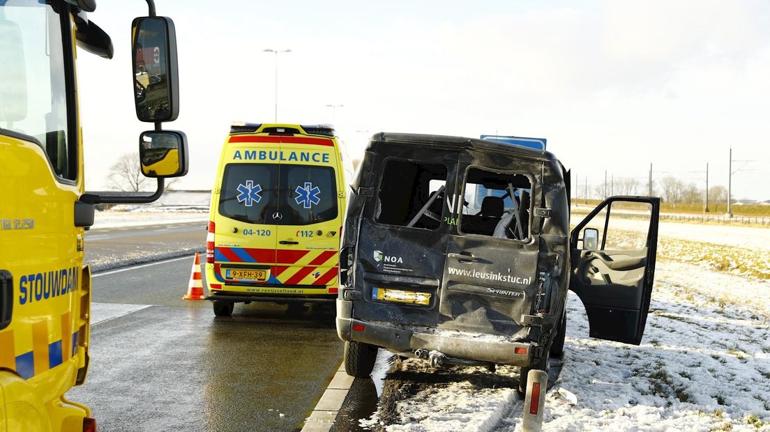 Bestelwagen van achteren aangereden