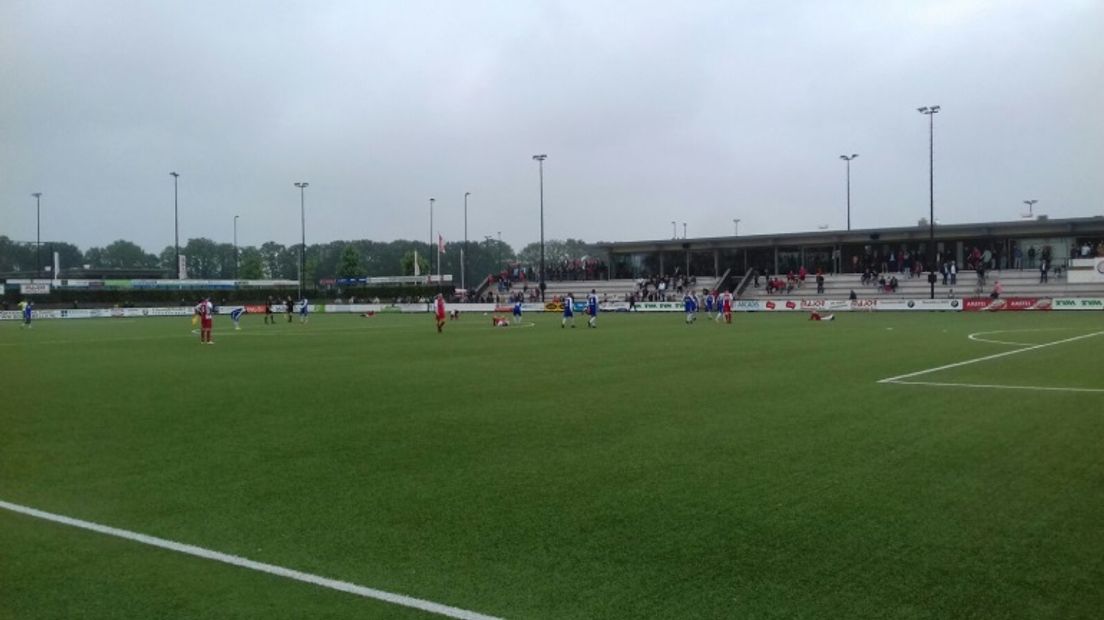 Verslagen spelers van HZVV na de nederlaag tegen Montfoort (Rechten: RTV Drenthe/ Jordi Smit)
