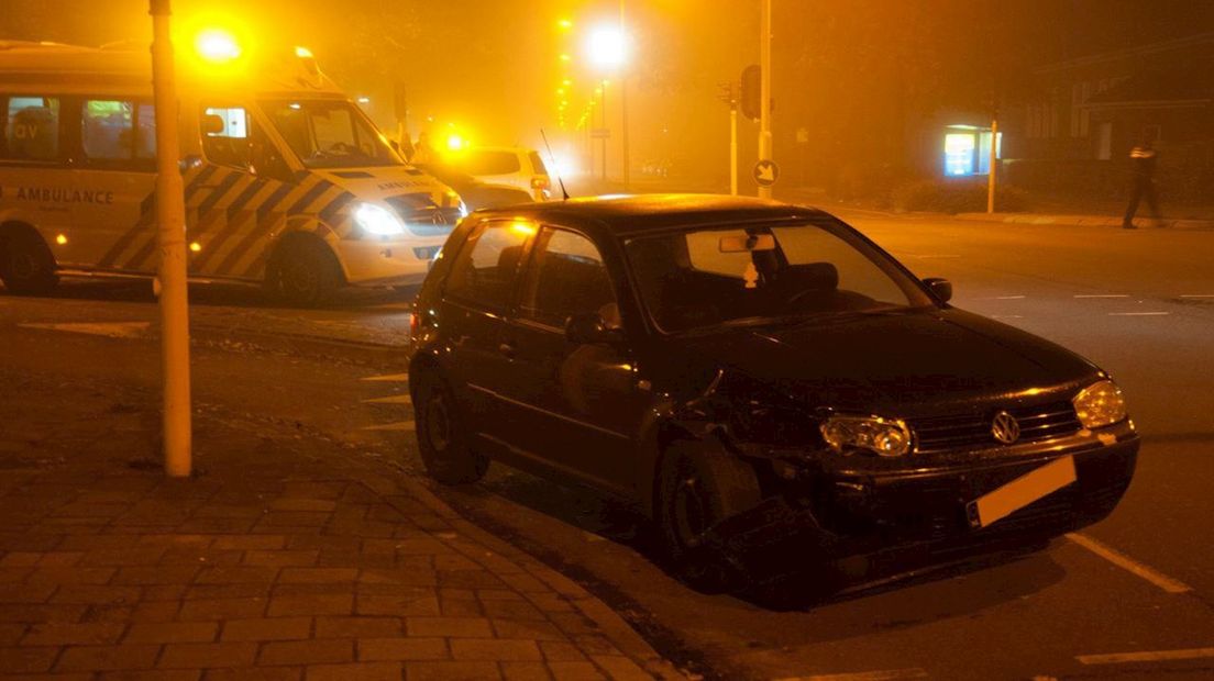 Twee auto's total loss bij aanrijding in Deventer