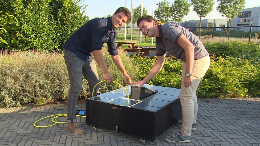 Onzichtbare laadpaal uit Tholen gaat internationaal (video)