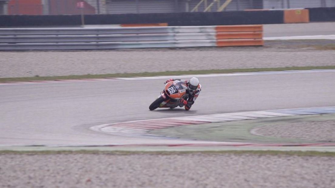Motorcoureur Loran Faber (14) uit Staphorst
