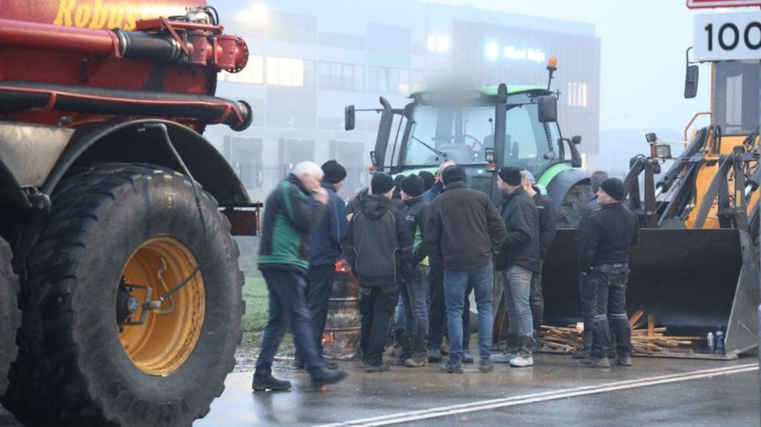 Boeren verzamelen zich in Oosterhout voor het protest.