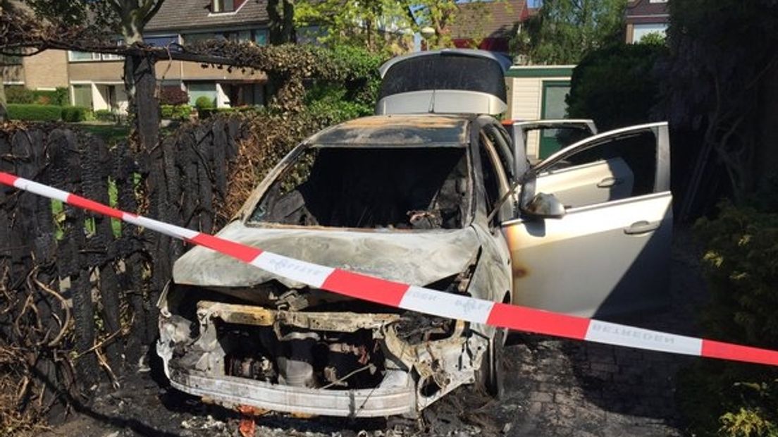 Auto uitgebrand in Zwijndrecht Rijnmond