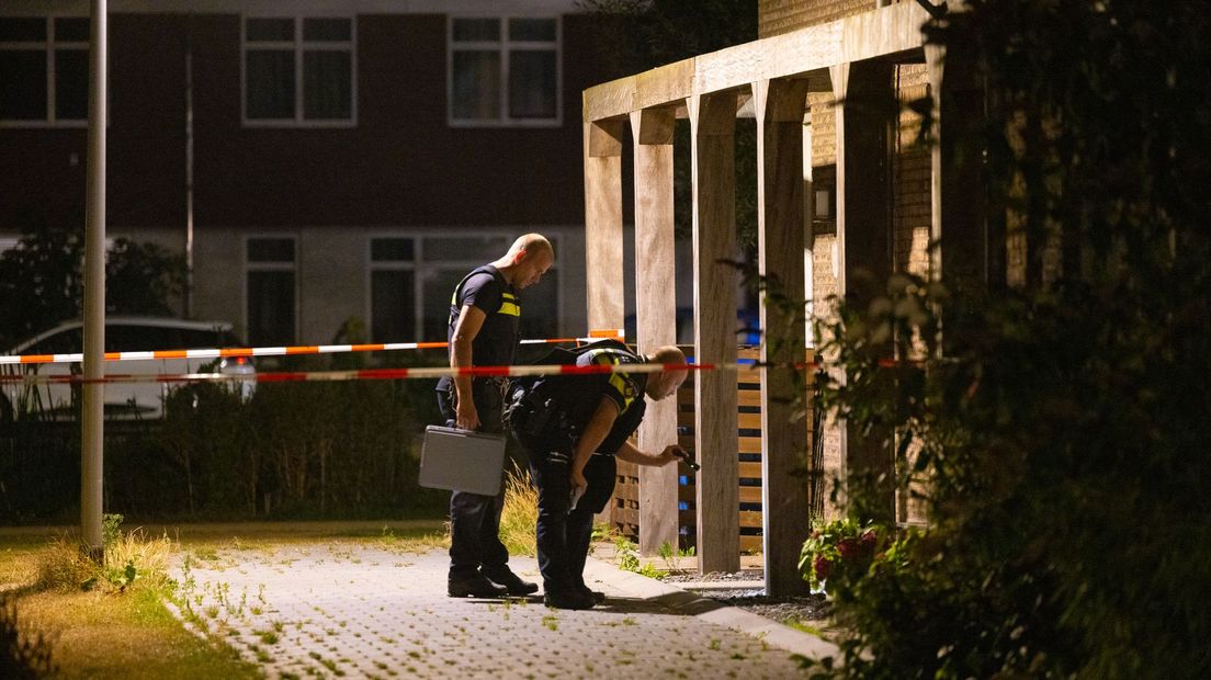 Politie doet onderzoek in de Voermanstraat in Zwolle
