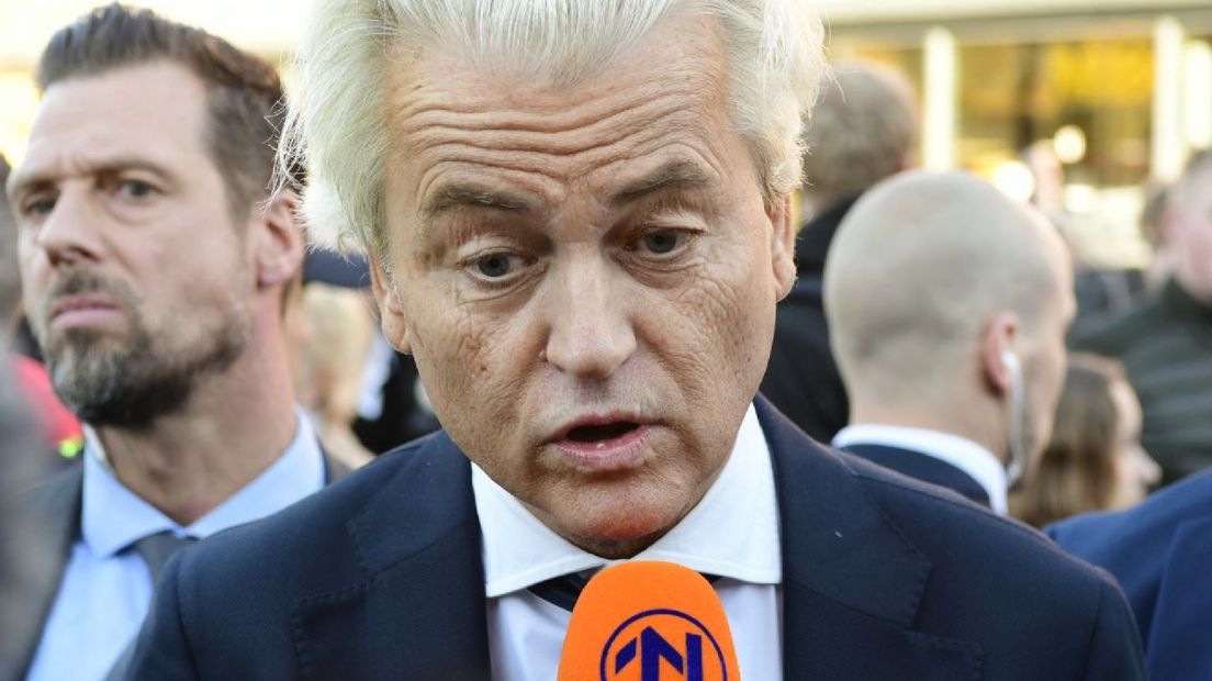 Geert Wilders tijdens zijn bezoek aan Ter Apel donderdag