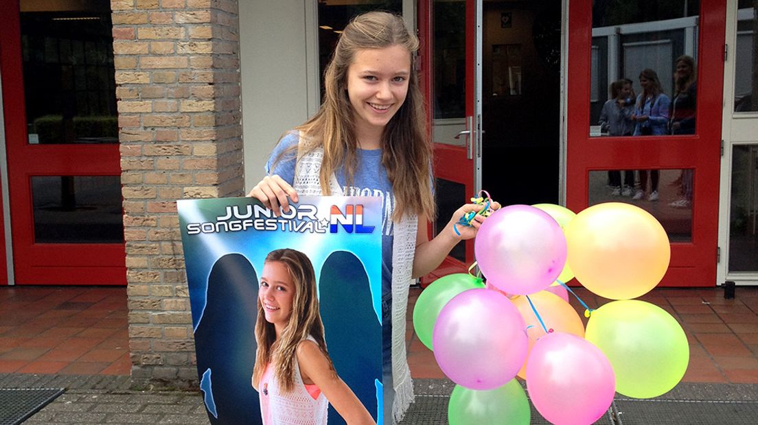 Het is een mooie dag voor de 13-jarige Sterre Koning uit Zutphen. Ze heeft vrijdag namelijk te horen gekregen dat ze op 20 november Nederland vertegenwoordigt tijdens het Junior Eurovisie Songfestival in Malta.