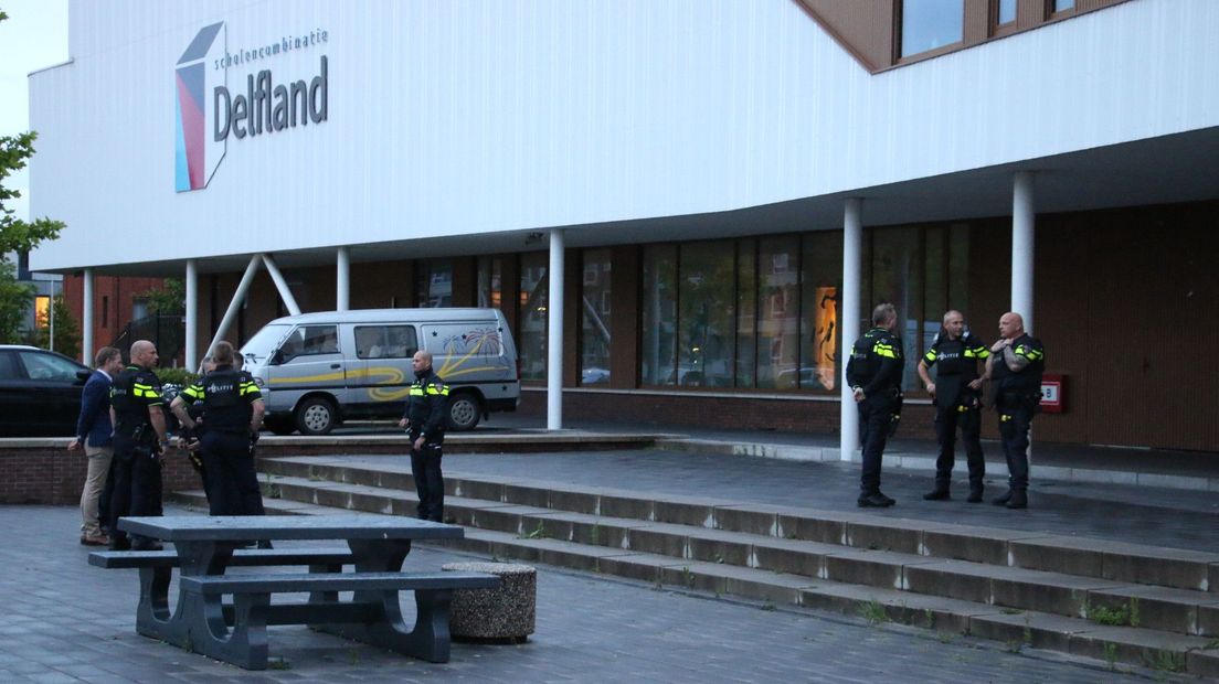 Er was veel politie op de been rondom de school