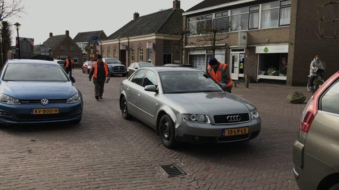 Eerder werden bewoners bijgepraat over de actie om afsluiting van de oversteek te voorkomen (Rechten: archief RTV Drenthe)