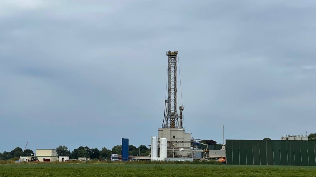 Een boortoren van Nedmag bij Borgercompagnie