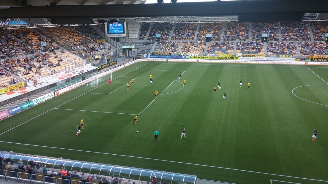 Vitesse heeft uit bij Roda JC de volle winst behaald. Een van beide kanten matige wedstrijd eindigde in 0-1.