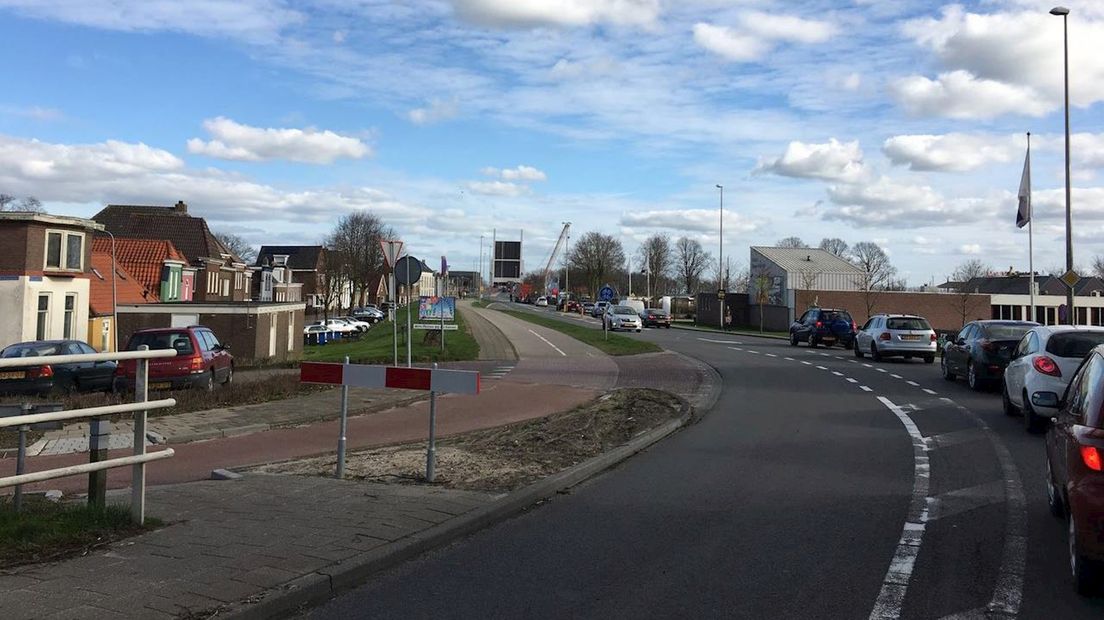 Brug weigert dienst, verkeersopstopping in Zwartsluis