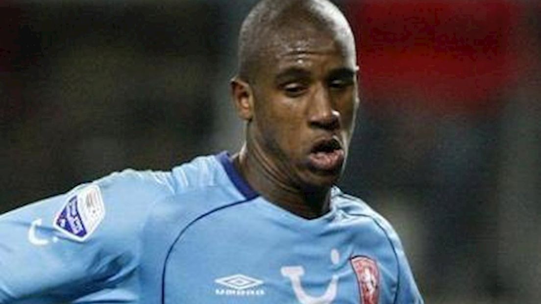 Douglas verlengt contract FC Twente