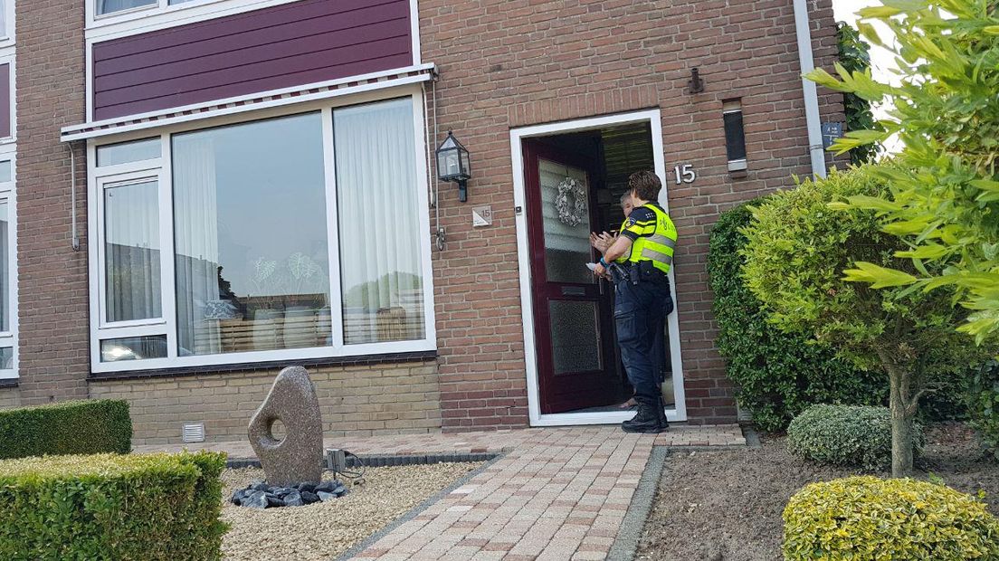 Inwoners van Zuilichem zijn in de laatste week al tien keer opgeschrikt door brand. Ook afgelopen nacht was het raak, een bestelbus ging in vlammen op. 'Je weet niet waar je je eigen auto moet parkeren,' vertelt een buurtbewoner.
