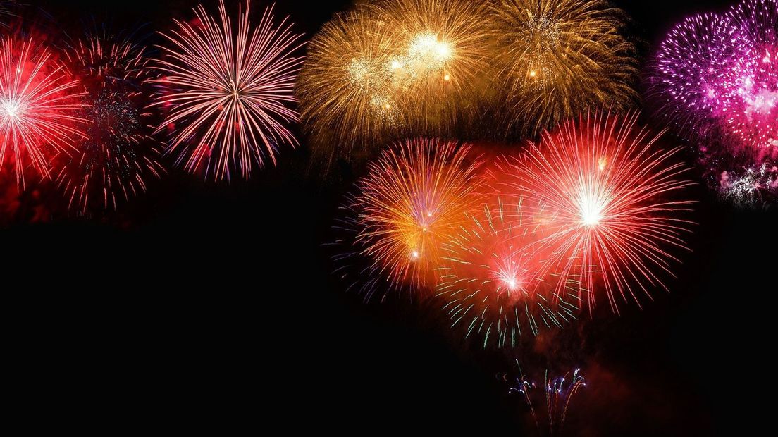Zelf vuurwerk afsteken met Oud en Nieuw? Utrecht wil er nu definitief vanaf UStad Zelf vuurwerk afsteken met Oud en Nieuw? Utrecht wil er nu definitief vanaf UStad