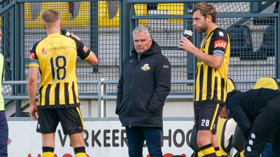 Trainer Henk Wisman heeft nu drie wedstrijden op rij verloren met zijn ploeg