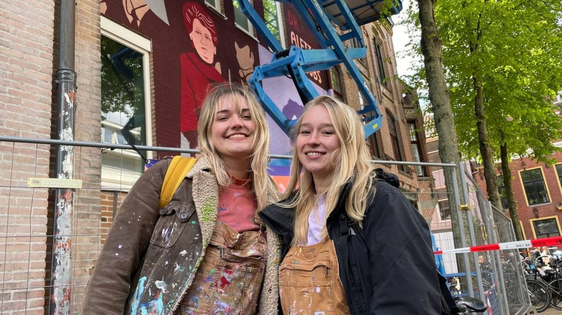 Jonna Bo Lammers (links) en Lotte Masker staan weer veilig op de grond