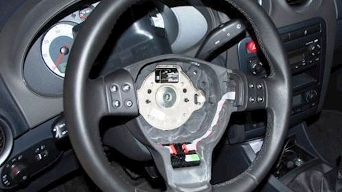 Airbags en navigatiesystemen gestolen