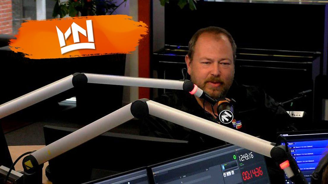 Marcel Nijhof in de radiostudio