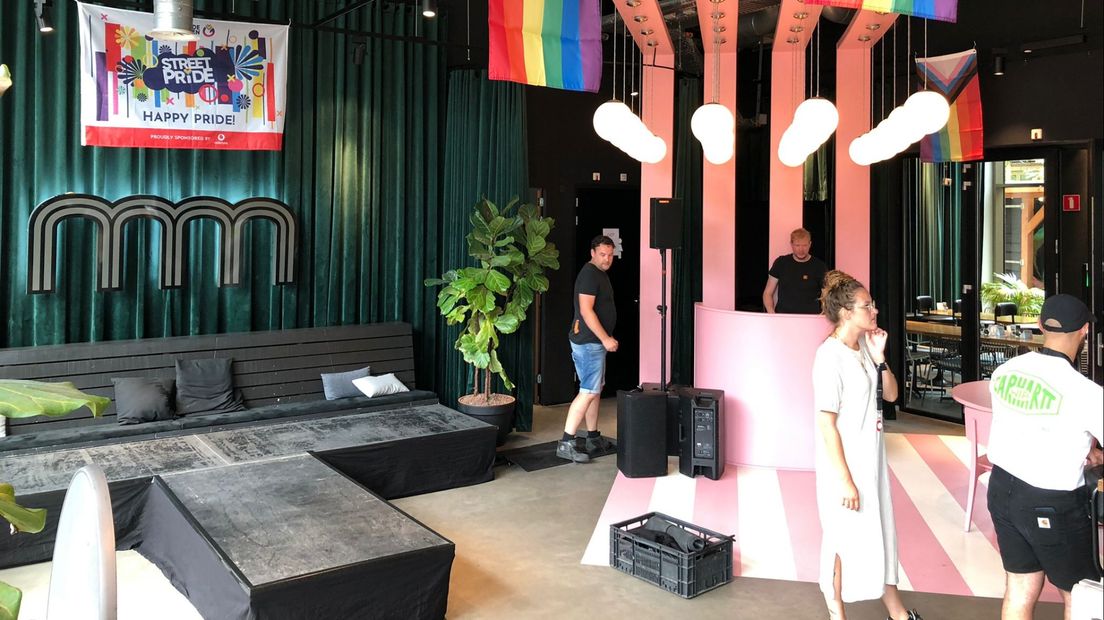 Het podium voor de avond