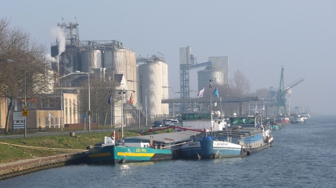 Personeel Cargill legt werk neer voor betere cao (video)