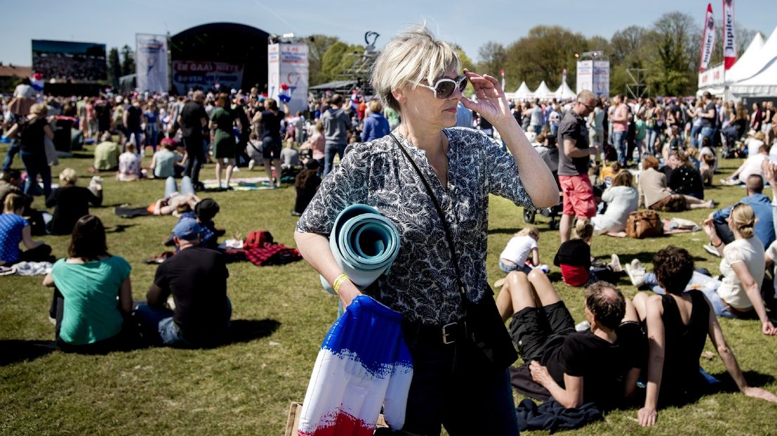 Een bezoeker tijdens een eerdere editie van Bevrijdingsfestival Groningen