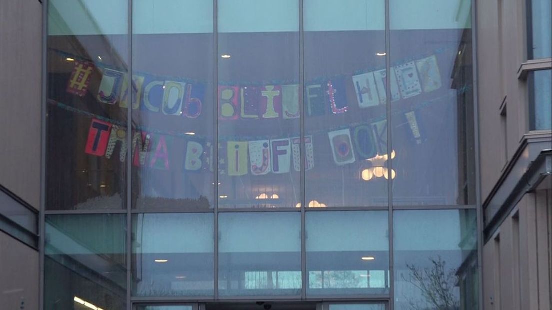 Spandoek voor Jacob en zijn moeder.