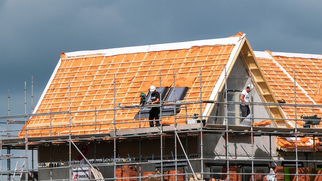 Is het bouwen van huizen de oplossing voor de problemen op de woningmarkt?