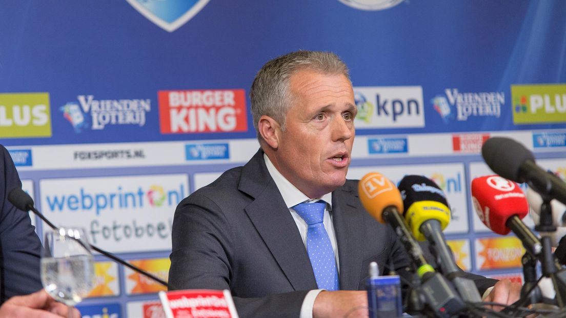 Onno Jacobs (FC Twente) tijdens persconferentie