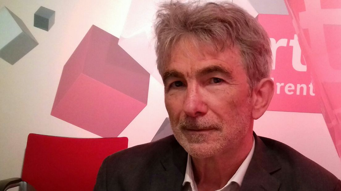 Hoogleraar Middeleeuwse geschiedenis Peter Hoppenbrouwers onderzocht hoe Drenten omgingen met ruzies (Rechten: Lydia Tuijnman/RTV Drenthe)