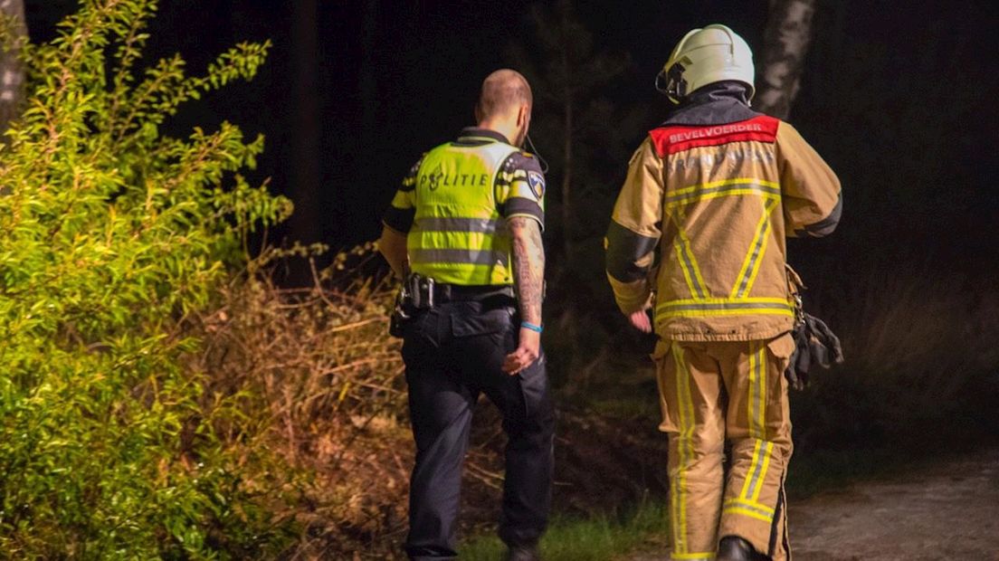 Brandweer blust natuurbrand Denekamp