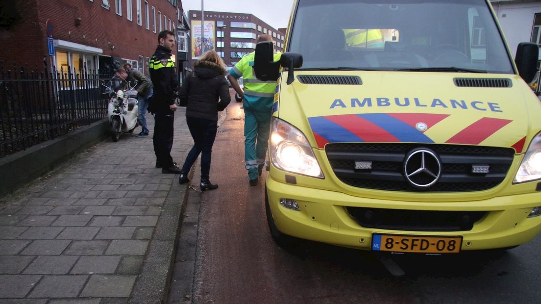 Scooterrijder gewond geraakt bij ongeluk in Enschede