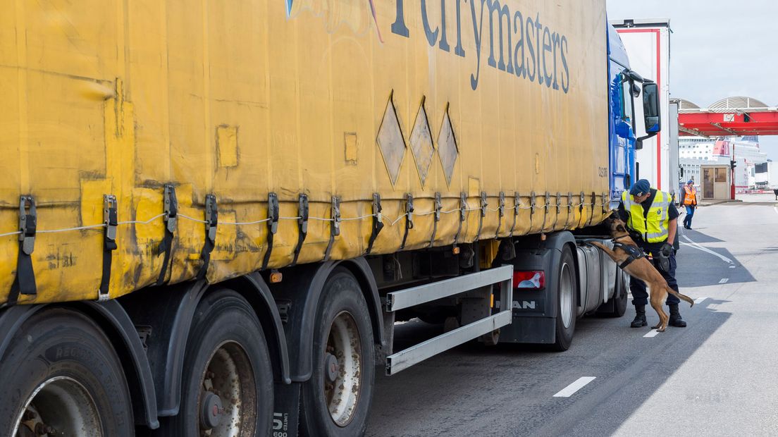 Grenscontrole in Nederland van een vrachtwagen