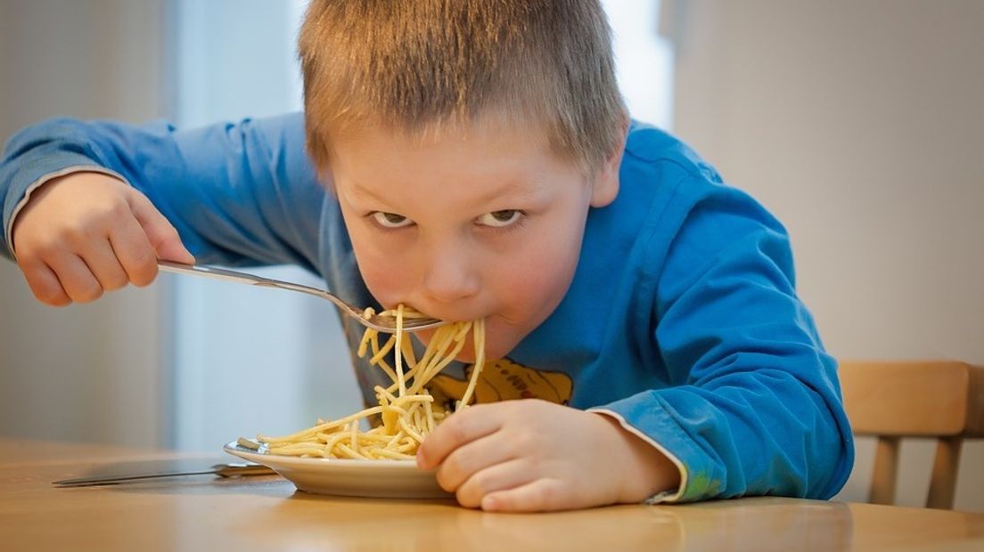 Hoe netjes moet je eten? Omroep Zeeland onderzoekt het