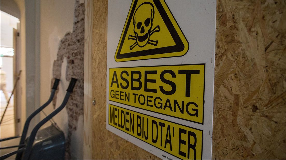 Asbestsaneerder uit Okkenbroek krijgt beroepsverbod