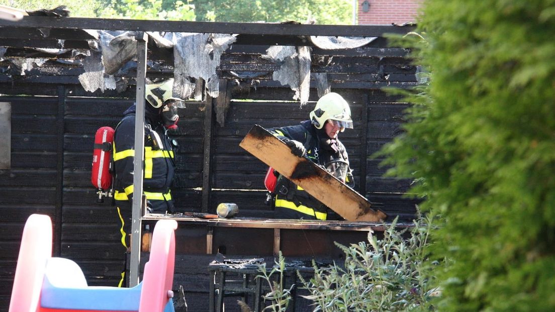 Schuurbrand aan Karnebeeklaan in Eesveen