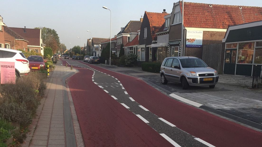 Een situatie in het dorp Oostzaan (Noord-Holland), die de Fietsersbond ook graag in het Oldambt ziet