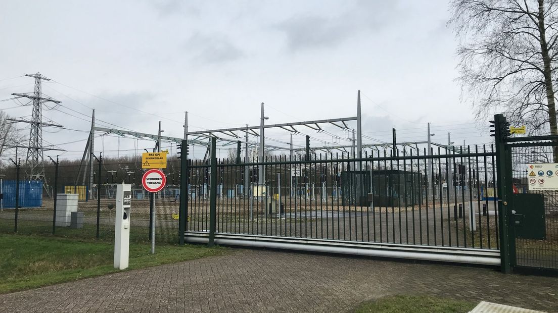 De capaciteit van het transformatorstation Zeijerveen moet fors groter, om zonneparken aan te kunnen sluiten (Rechten: RTV Drenthe / Margriet Benak)