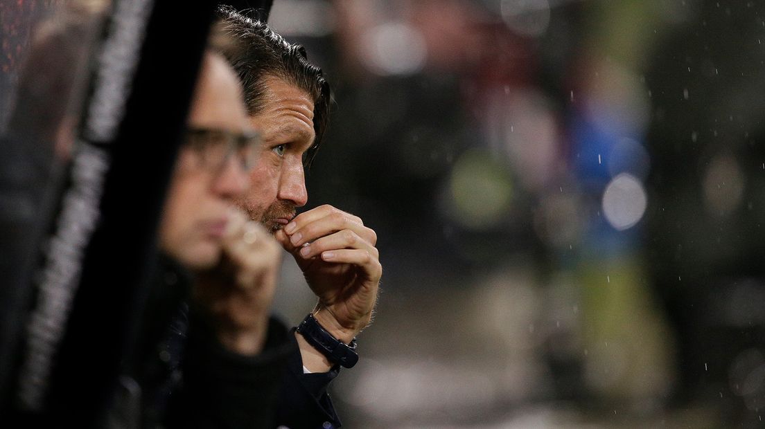 Peter Hyballa voelde zich behoorlijk machteloos bij de nederlaag van NEC tegen FC Utrecht.
