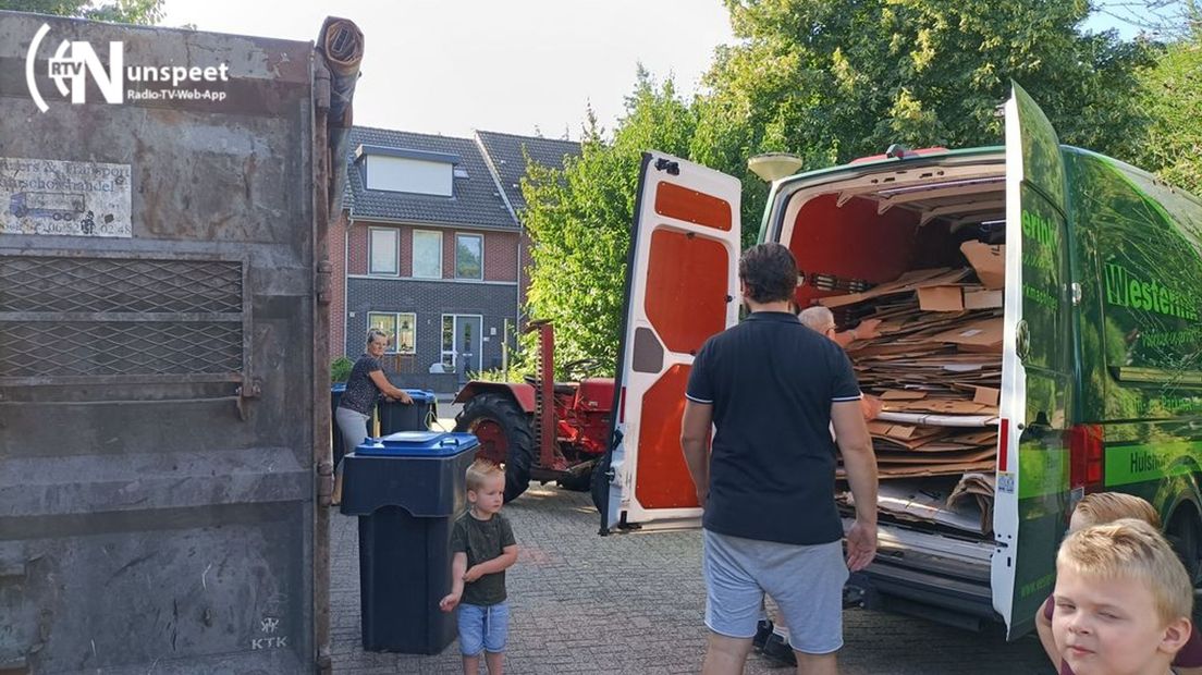 Inzamelen oud papier bij Beatrixschool nog interessant - Omroep Gelderland