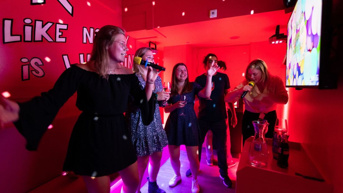 Nieuwe karaokebar in Bleyenberg met een eigen booth voor jou en je vrienden Den Haag FM