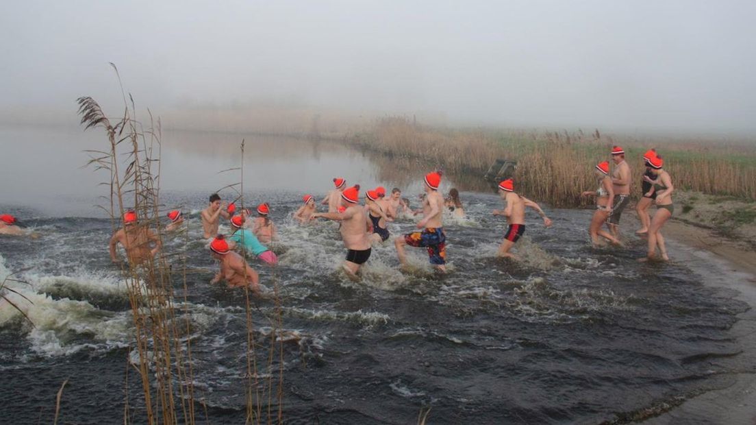 Nieuwjaarsduik in Blankenham